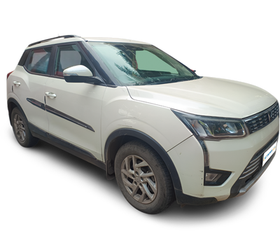 Mahindra XUV300-img